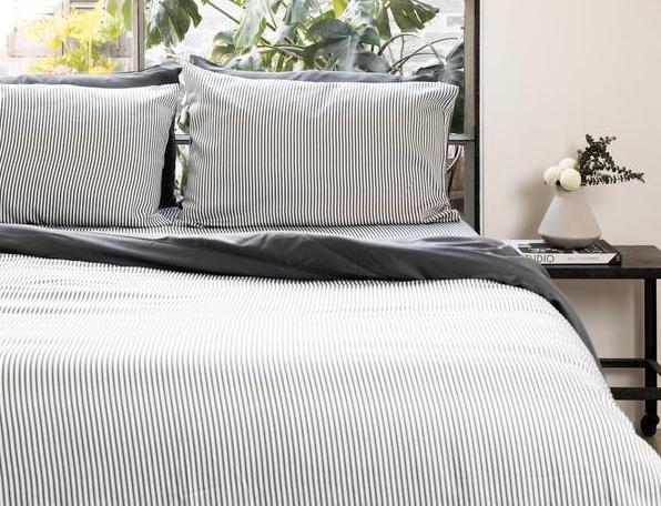 Best Bamboo  -  Ettitude Signature Sateen Duvet封面